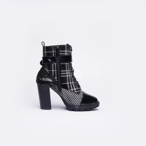 Amoda Splendid Platform Boots