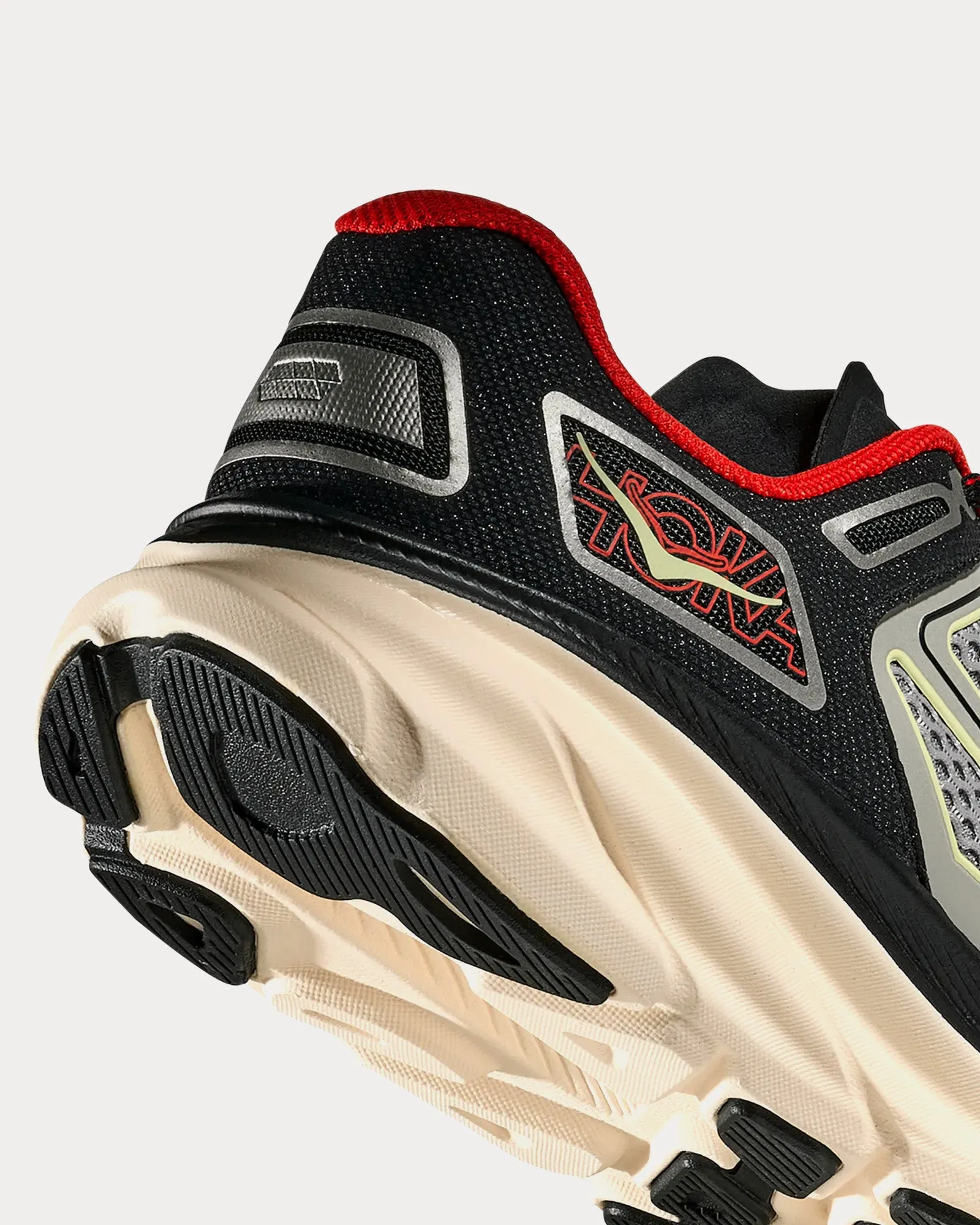 Clifton One9 Habanero / Black Shoes