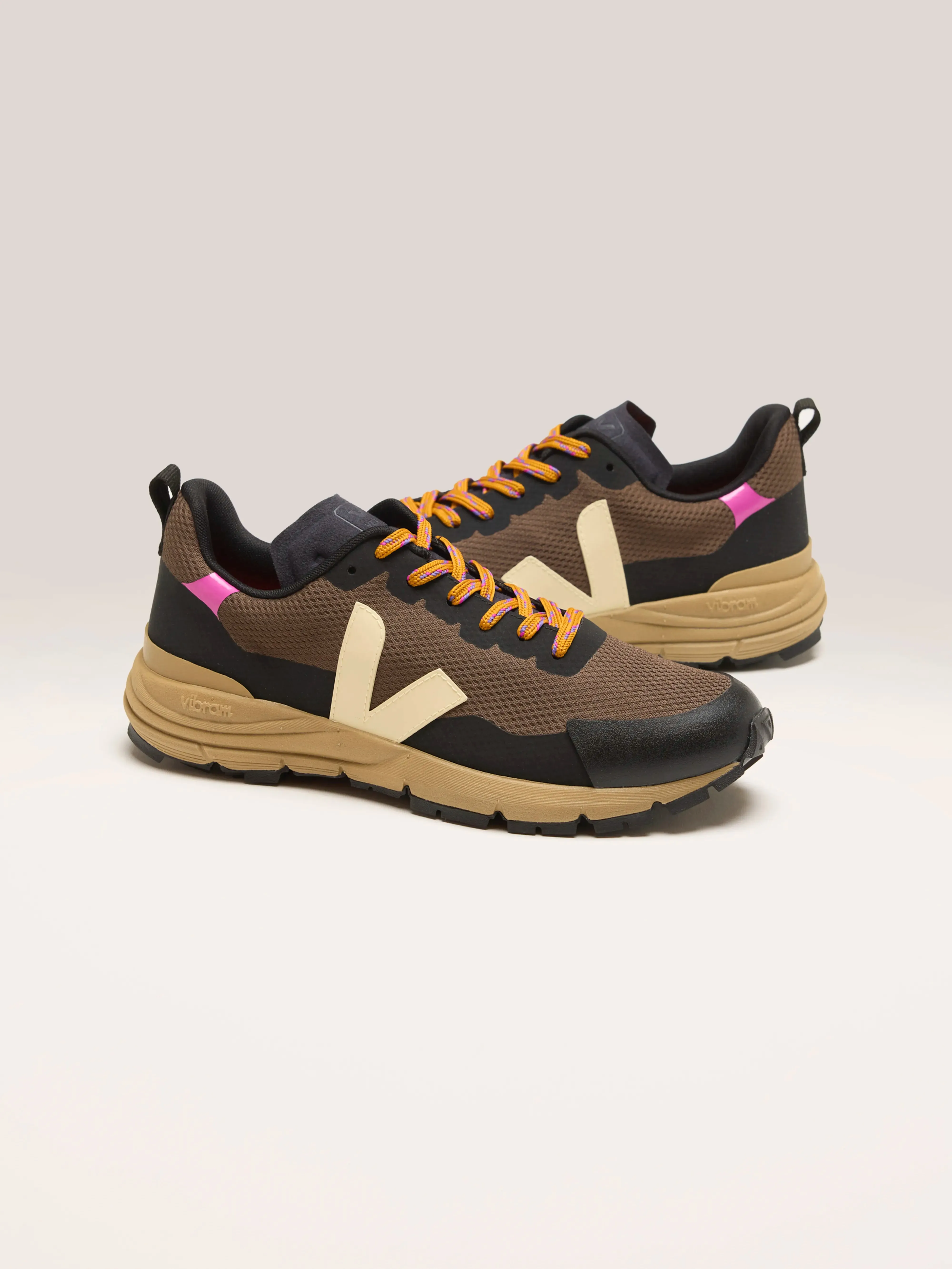 Dekkan Alveomesh For Women (242 / W / BROWN)