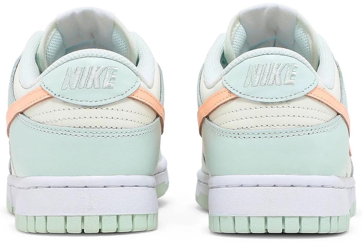 Dunk Low 'Barely Green' (W)