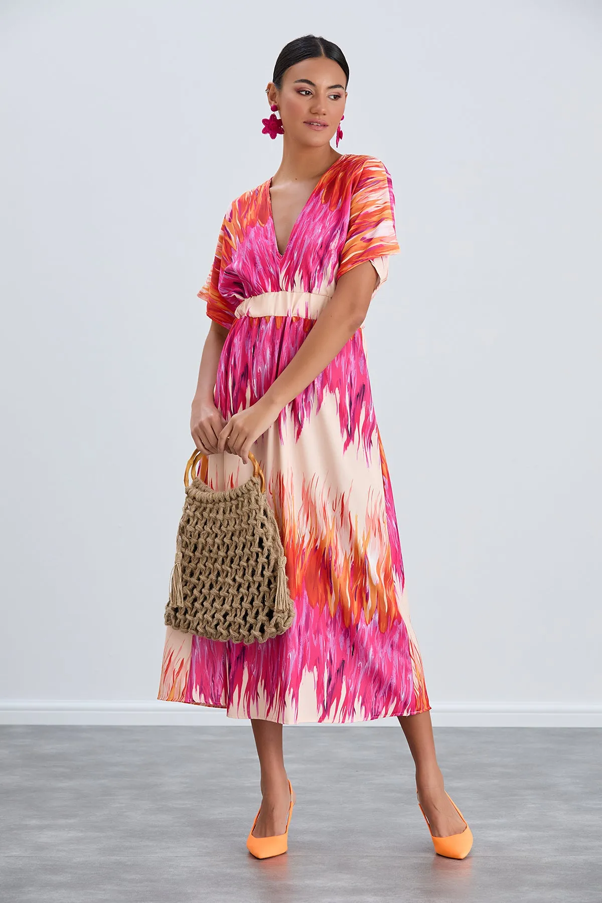 Elasticated Midi Dress in Abstract Pink print