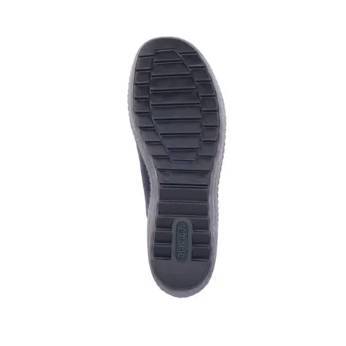 R1402 Lace-Up Sneaker